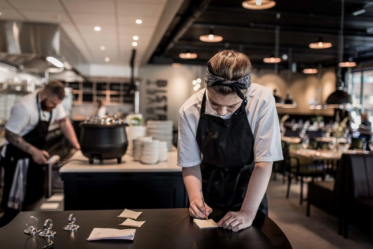 Thon Partner Hotel Parken Kristiansand Bagian luar foto