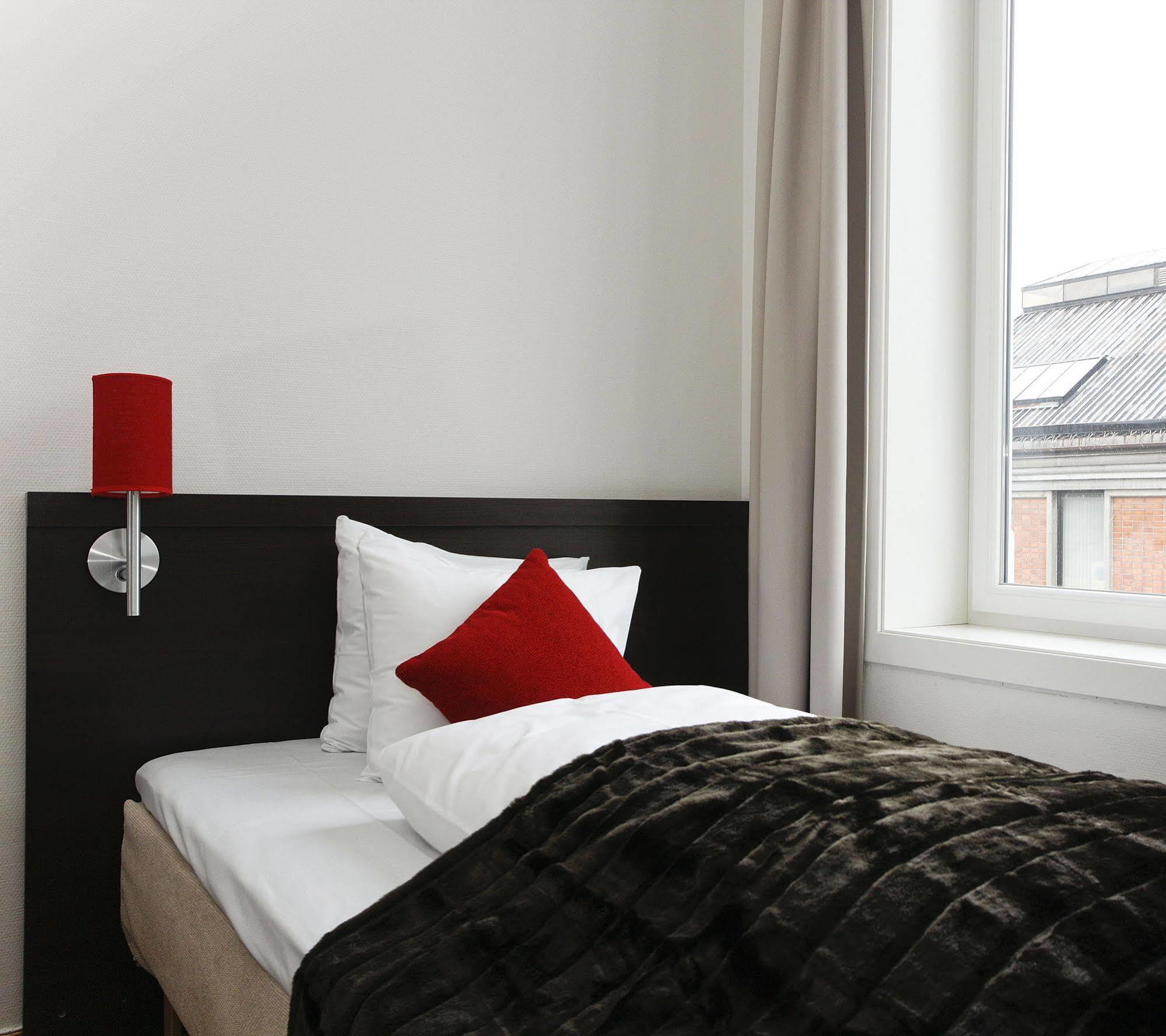 Thon Partner Hotel Parken Kristiansand Bagian luar foto